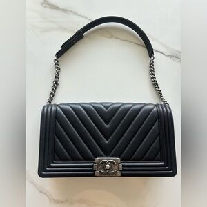 Chanel Boy Clutch on Chain Black Silver Chevron Calfskin Leather Shoulder Bag